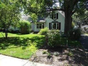 Front view of home