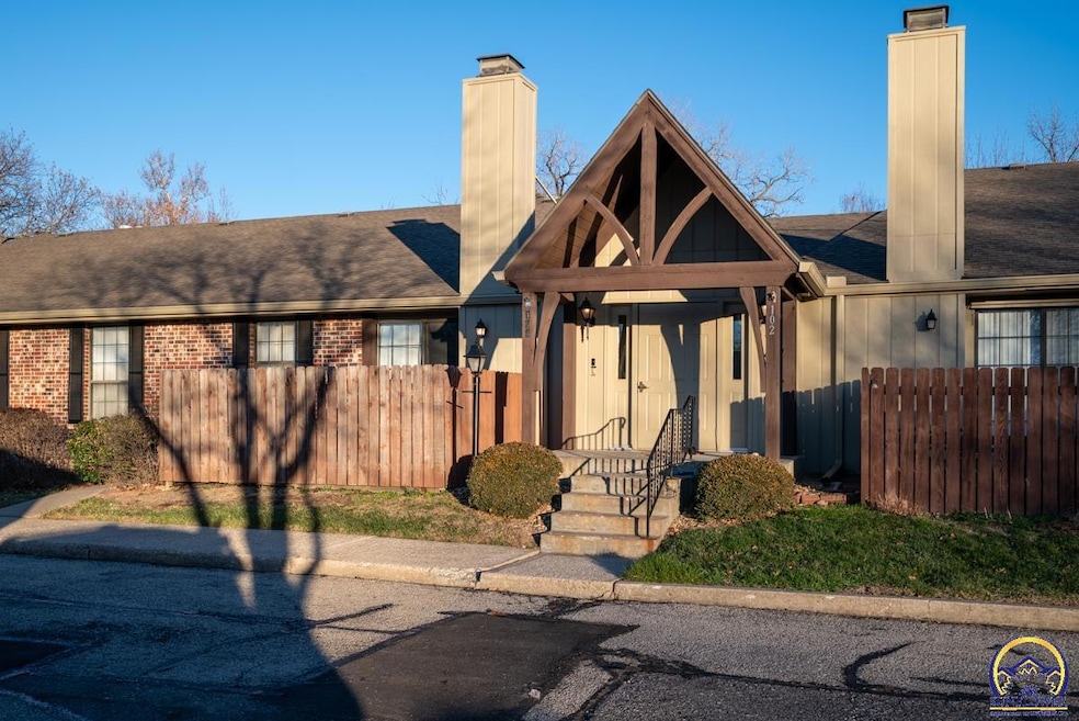 5603 SW Foxcroft Cir S unit 104, Topeka, KS 66614 - photo 1