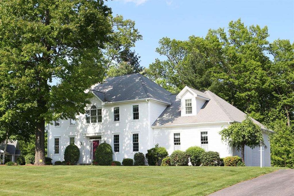 71 Pine Grove Cir, East Longmeadow, MA 01028 - photo 1