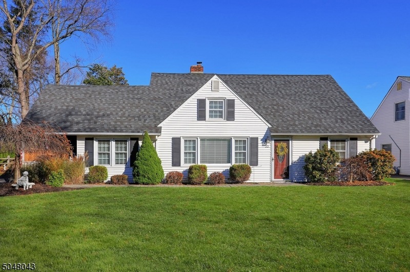 22 Tuttle St, Green Brook, NJ 08812 - photo 1