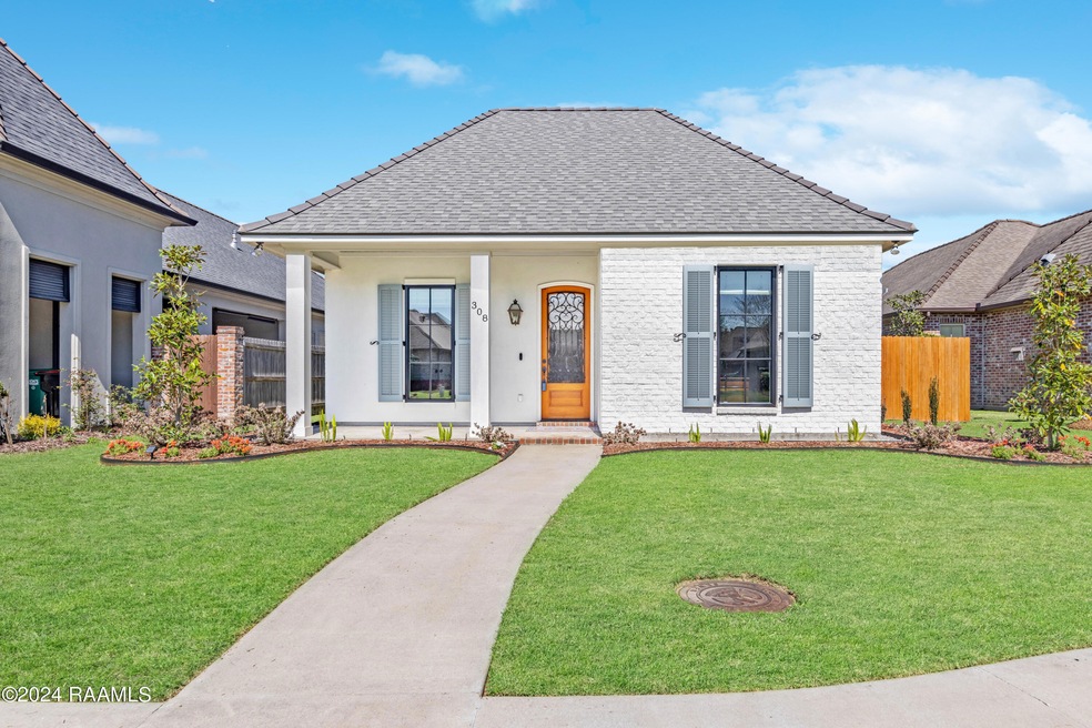 308 Dunvegan Ct-1