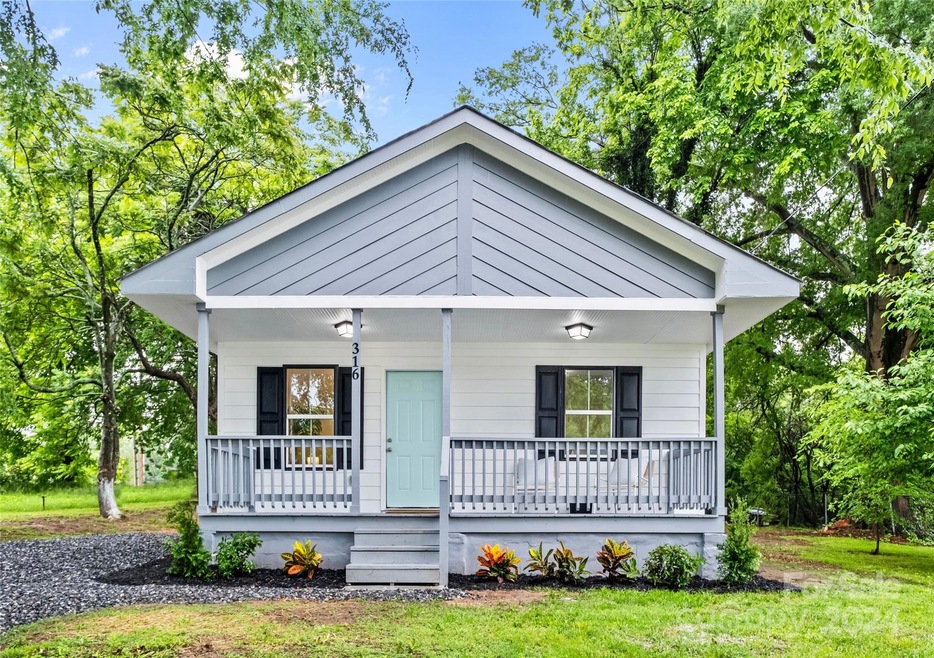 316 Charles St, Statesville, NC 28677 - photo 1