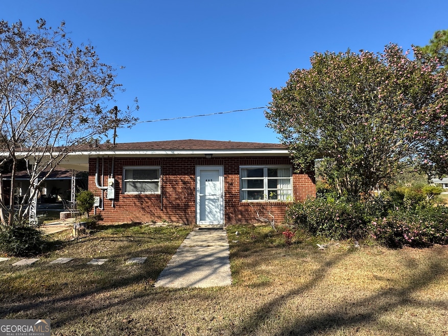 465 Cedar St, Metter, GA 30439 - photo 1