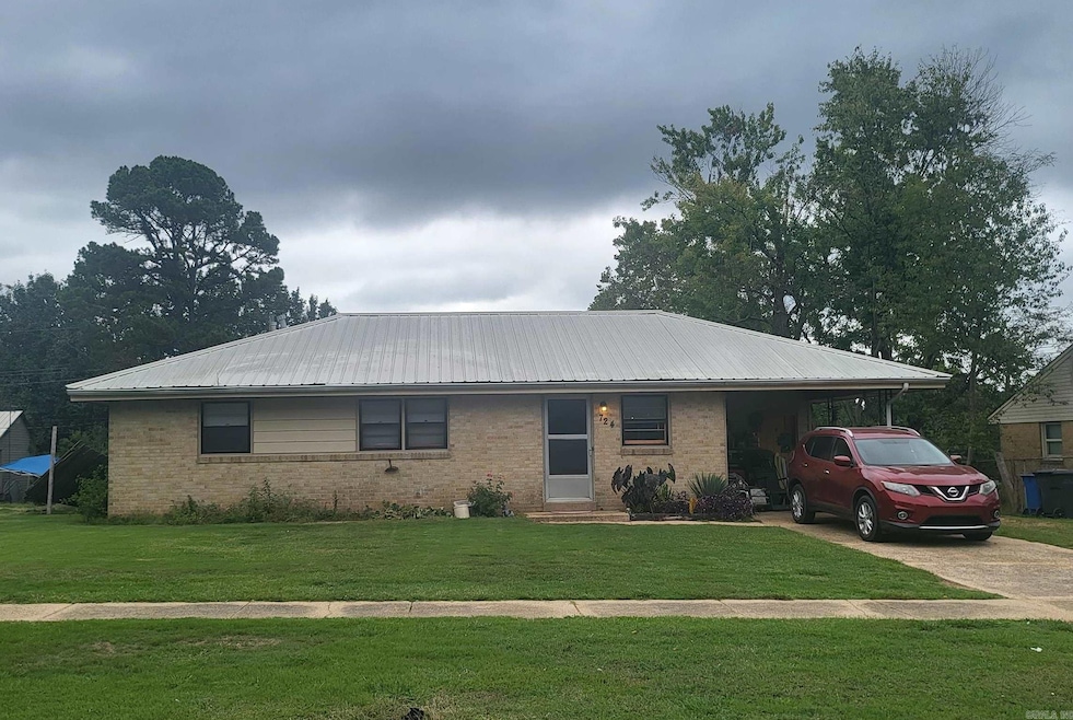 724 Locust Dr, Jonesboro, AR 72401 - photo 1