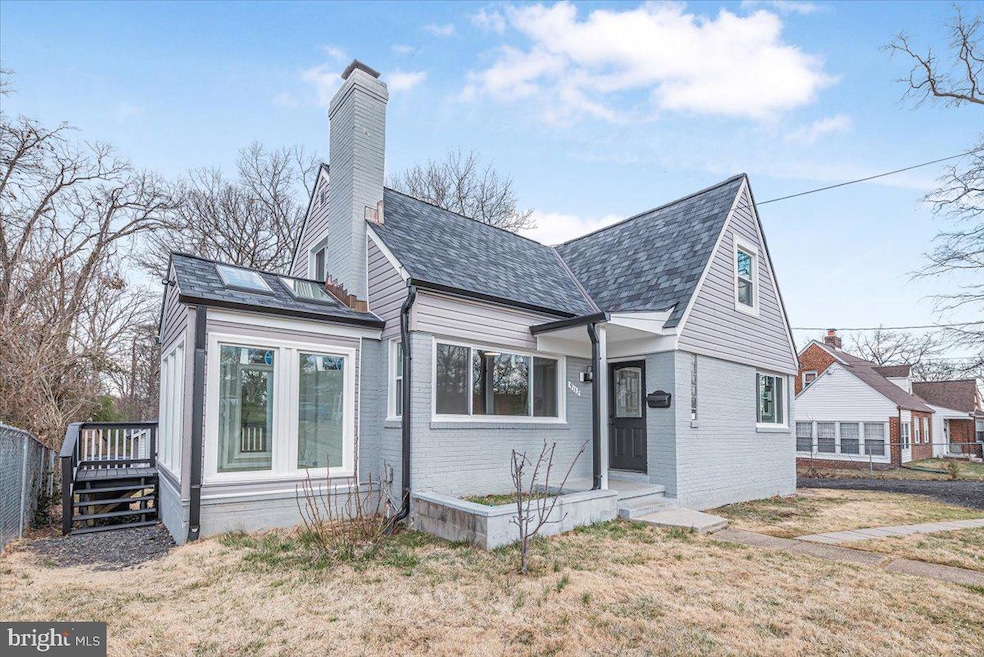 9112 Annapolis Rd, Lanham, MD 20706 - photo 1