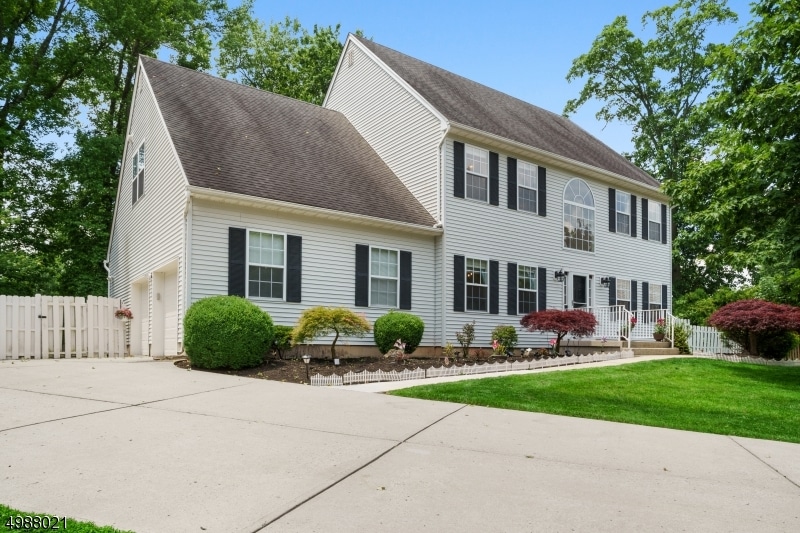 42 Kimberly Ct, Monmouth Junction, NJ 08852 - photo 1