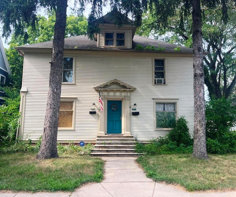 839 841 Colfax SB pic 1