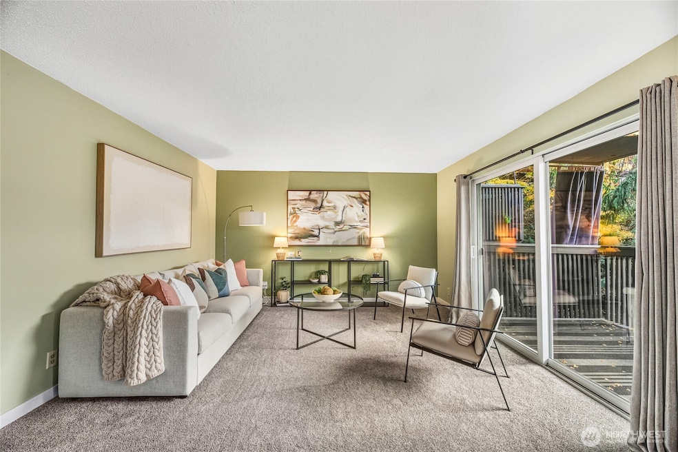 Pending $220,000 • Co-Listing Agent