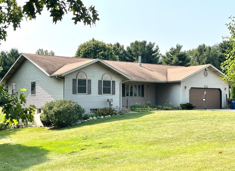 2402 E 150 N, La Porte, IN 46350 - photo 1