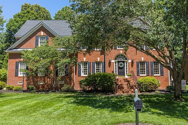 Almost 4000 square foot all brick executive home i