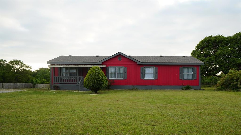 147 Briar Oaks Ln, Azle, TX 76020 - photo 1