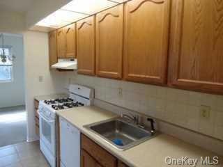 1802 Fox Ln, Poughkeepsie, NY 12603 - photo 1