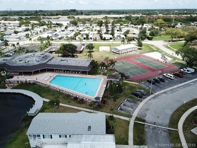 11469 SW 10th Ct, Davie, FL 33325 - photo 1