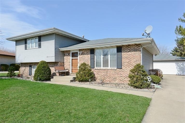 2636 Harvest Ct, Crown Point, IN 46307 - photo 1