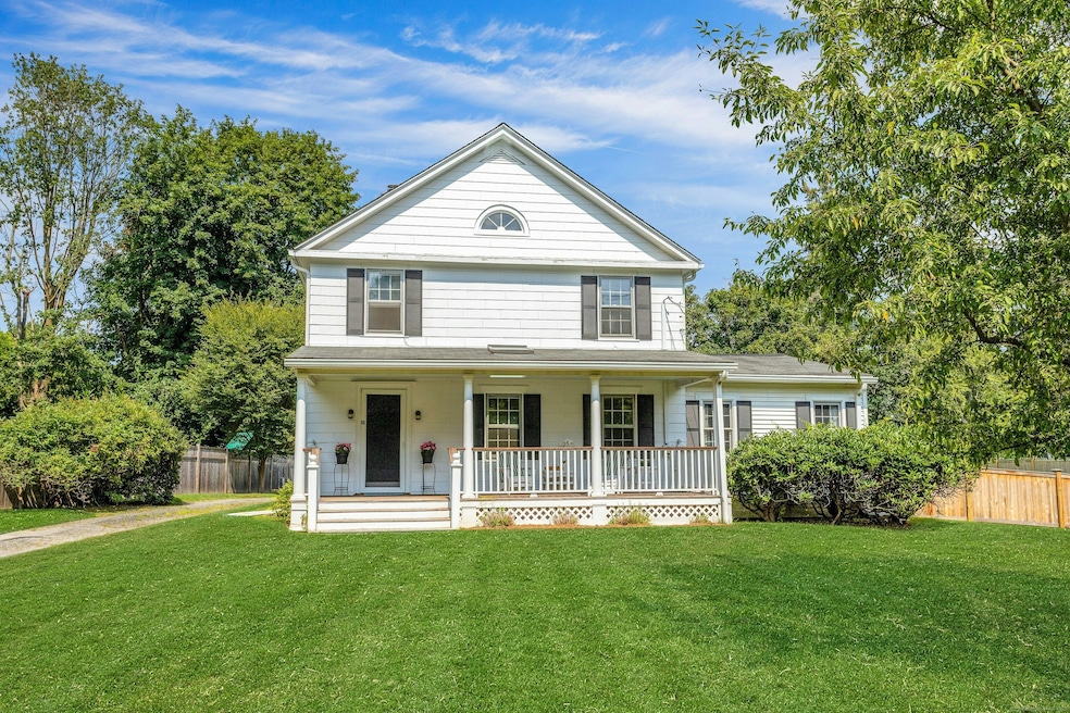 Sold $1,020,000 • Co-Listing Agent