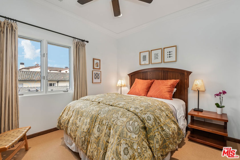 Guest bedroom