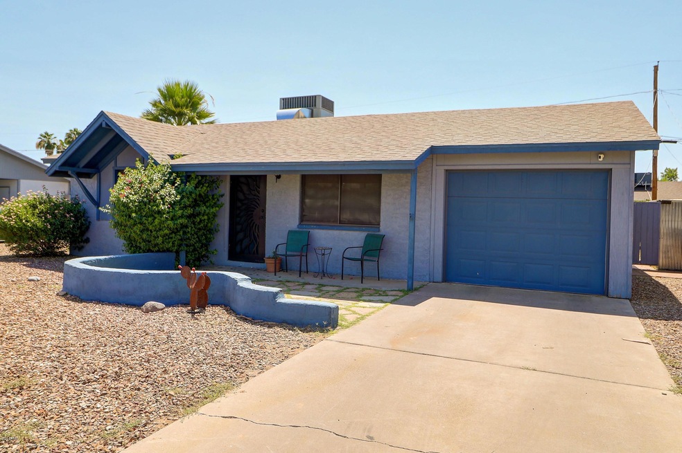 03_17632_Front View 3__