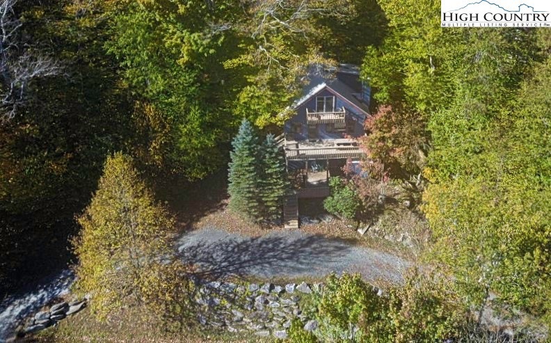Lot to left of the house is included