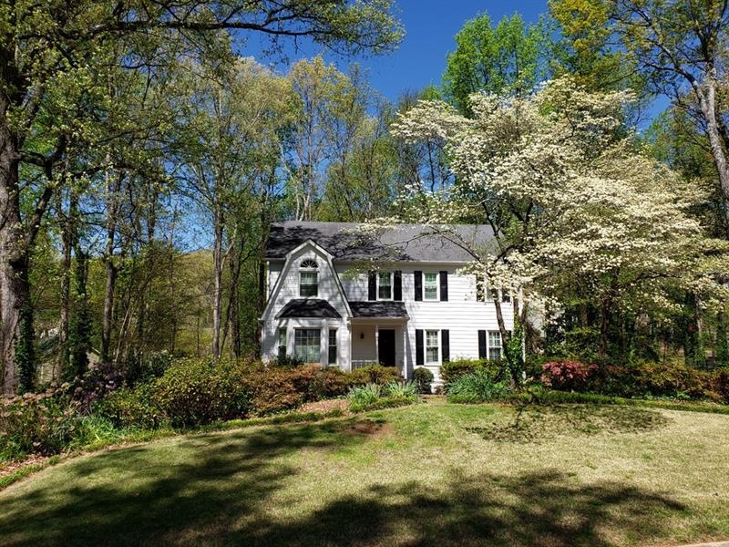2 Story Traditional 4 BR, 2.5  Bath home with part
