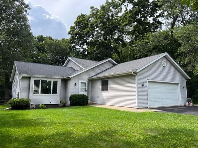 425 Meander Wood Rd, Oregon, WI 53575 - photo 1