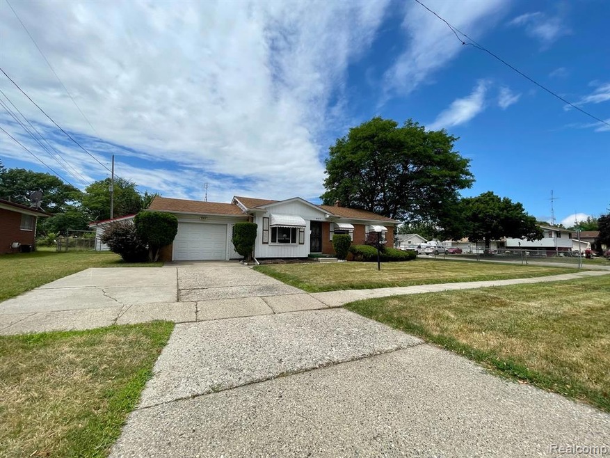 6107 Sally Ct, Flint, MI 48505 - photo 1