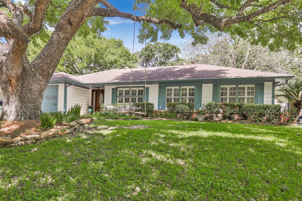 6214 Grovewood Ln, Houston, TX 77008 - photo 1