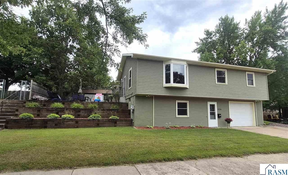 526 N Franklin St, New Ulm, MN 56073 - photo 1