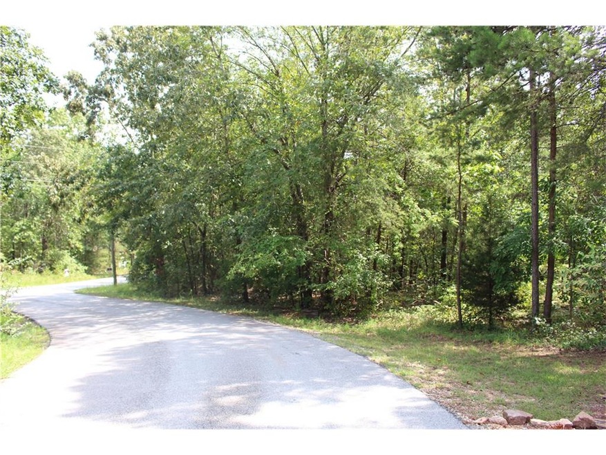 Beautiful Lot Across the Street from Lake Lanier -