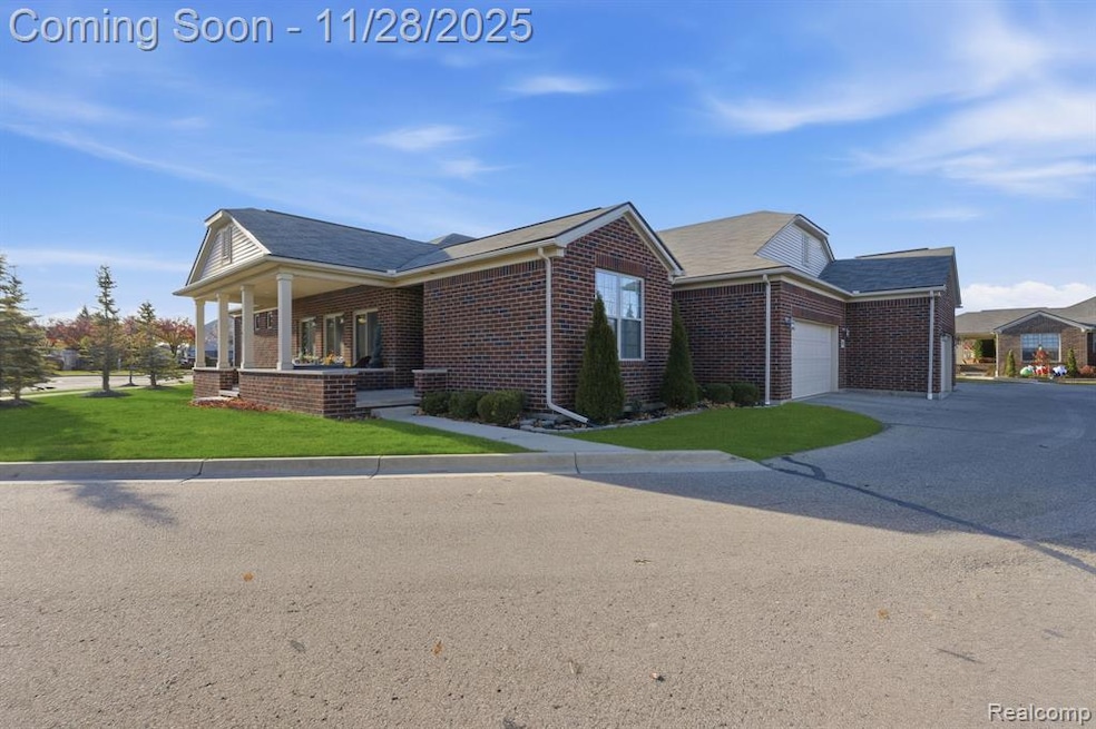 49087 Shannon Ct, Macomb, MI 48042 - photo 1
