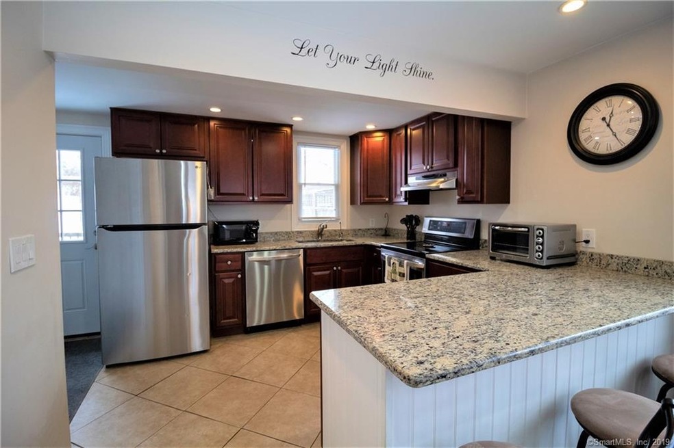 135 Highland Dr, Waterbury, CT 06708 - photo 1