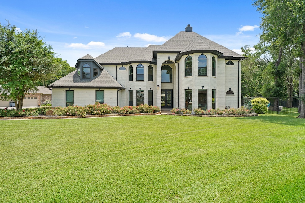 For Sale $895,000 • Co-Listing Agent