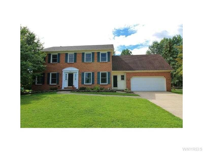 Exterior Front. Great front yard !