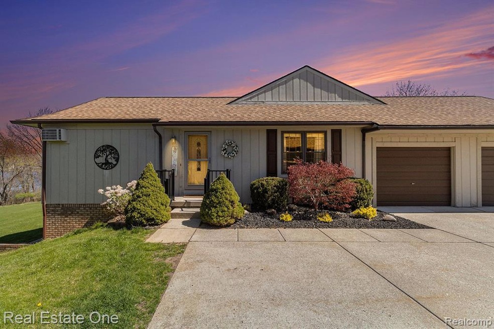 11743 Shenandoah Dr unit 1, South Lyon, MI 48178 - photo 1