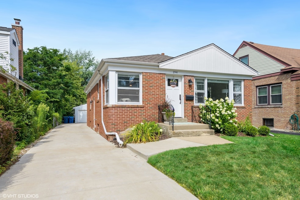 194 N Clinton Ave, Elmhurst, IL 60126 - photo 1