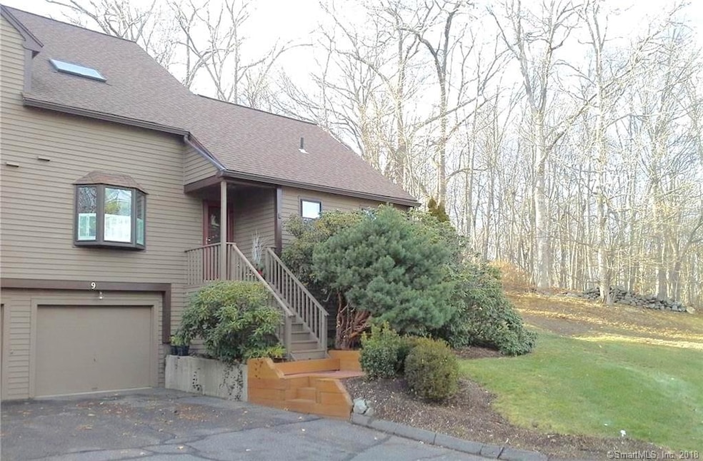 9 Hollow Tree Ln unit 9, Monroe, CT 06468 - photo 1