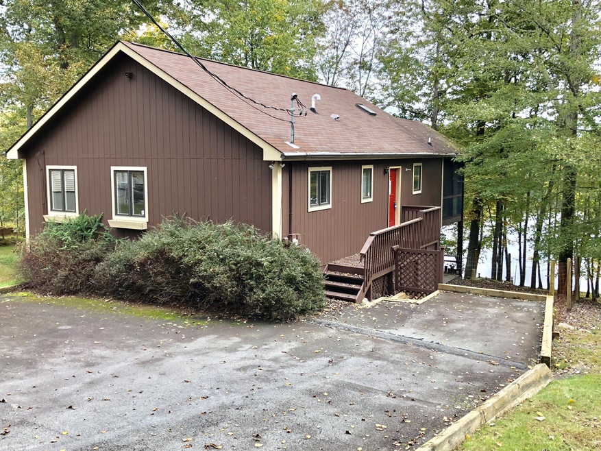 172 N Lake Dr, Dingmans Ferry, PA 18328 - photo 1