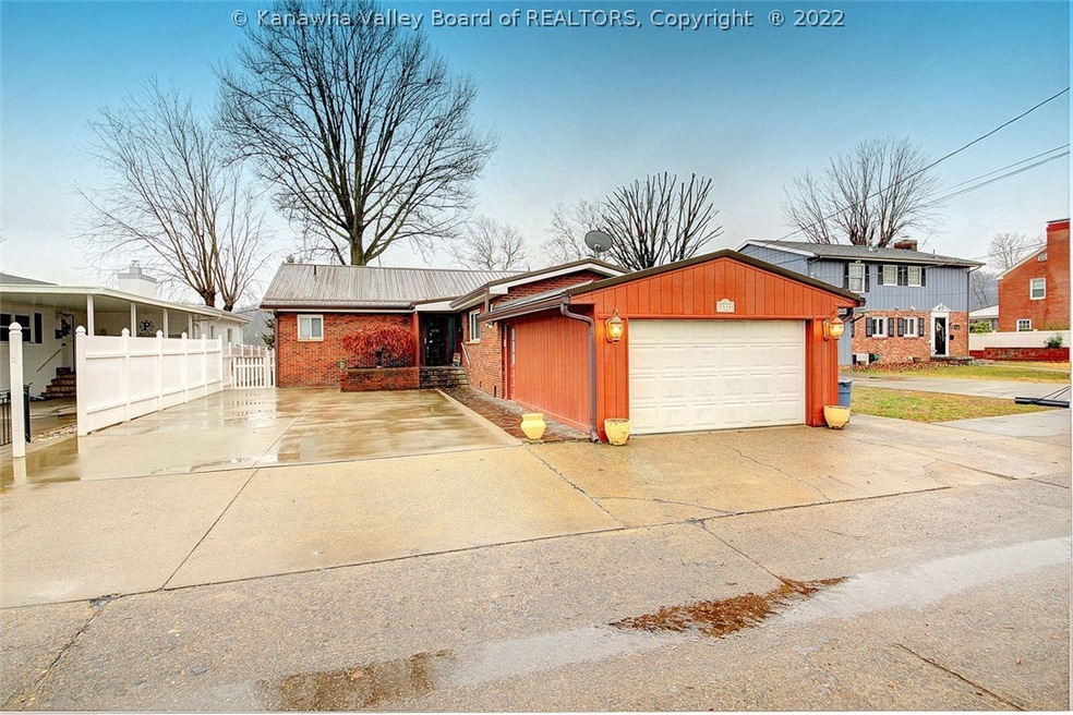 1514 Kanawha Ave, Dunbar, WV 25064 - photo 1