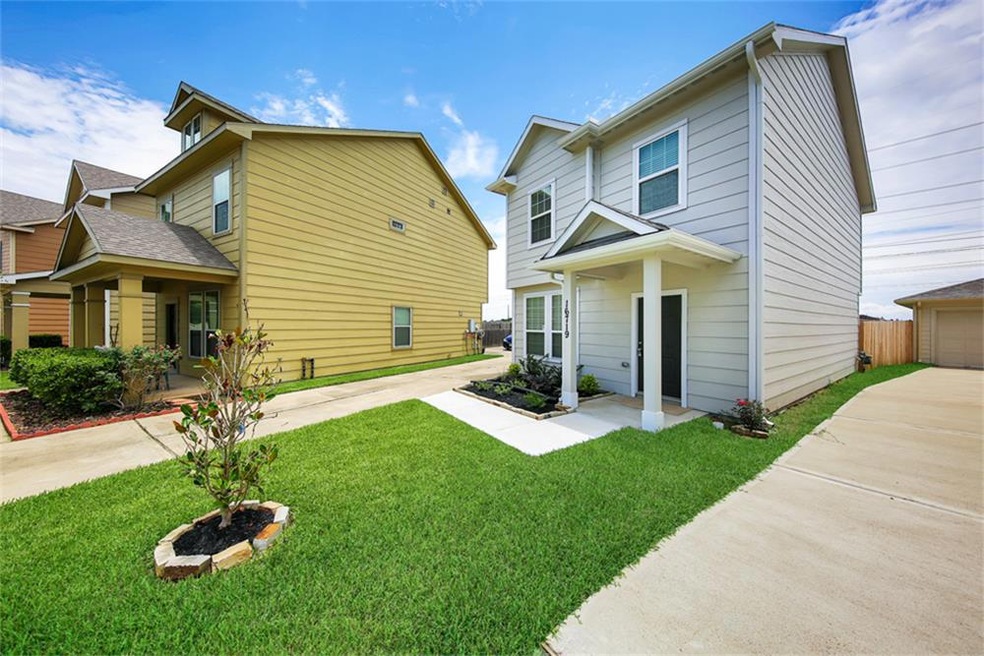 16719 Mammoth Springs Dr, Houston, TX 77095 - photo 1