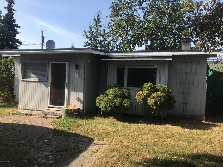 1803 Cleveland Ave unit B, Anchorage, AK 99517 - photo 1