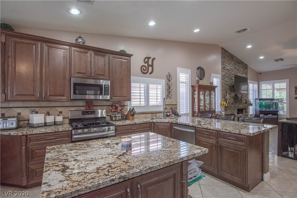 FULLY remodeled and stunning island kitchen with g