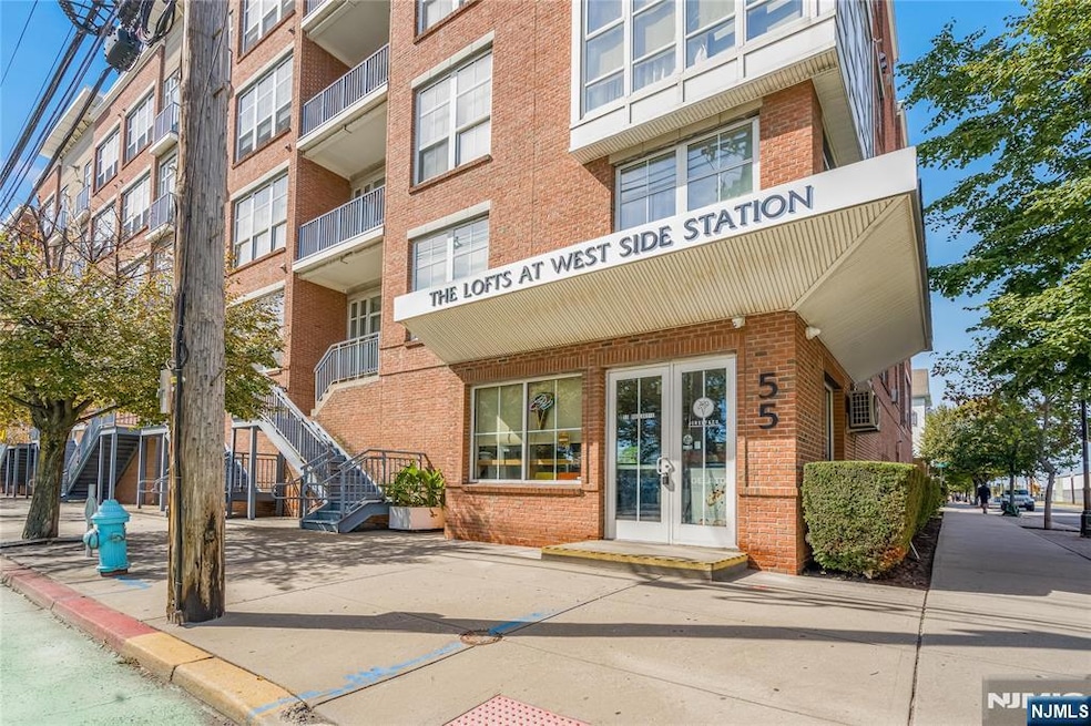 55 Mallory Ave unit 69, Jersey City, NJ 07305 - photo 1