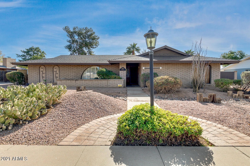 1513 E Grandview