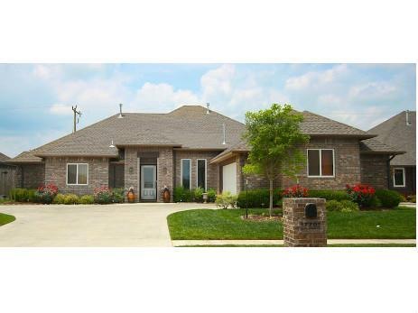 17701 Sparrowhawk Ln, Edmond, OK 73012 - photo 1