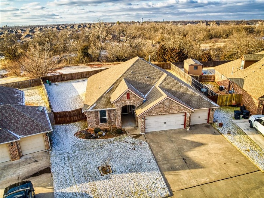 801 Julies Trail, Moore, OK 73160 - photo 1