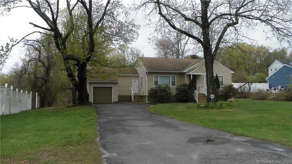 824 Boyden St, Waterbury, CT 06704 - photo 1