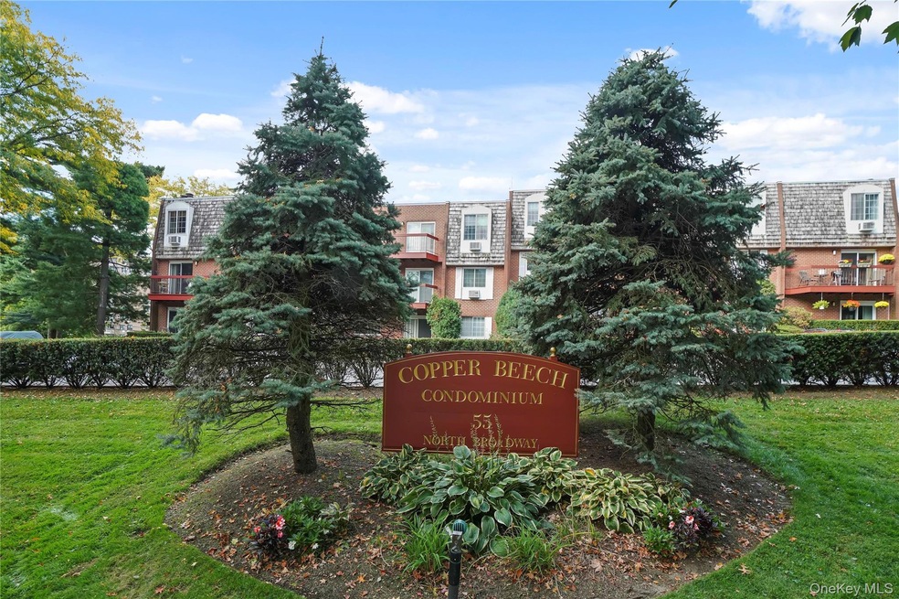 Copper Beech unit 3-9, White Plains, NY 10601 - photo 1