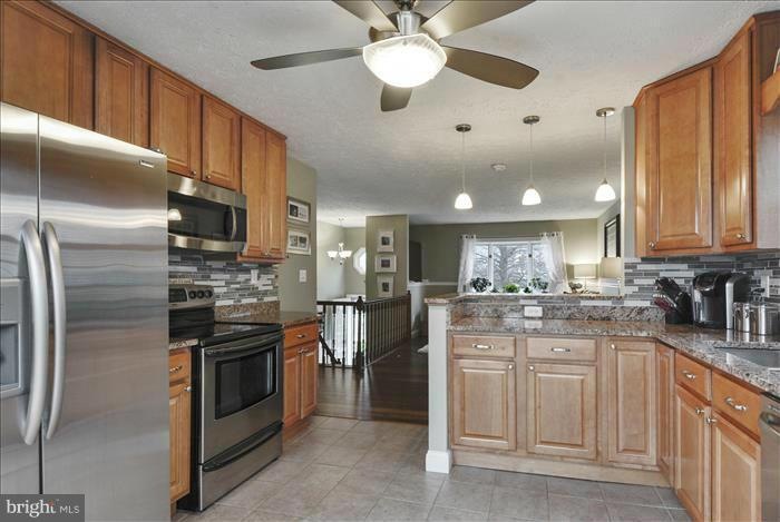 7104 Pickering Ct, Glen Burnie, MD 21061 - photo 1