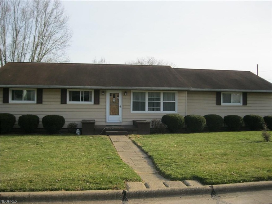 210 Westview Dr, New Concord, OH 43762 - photo 1