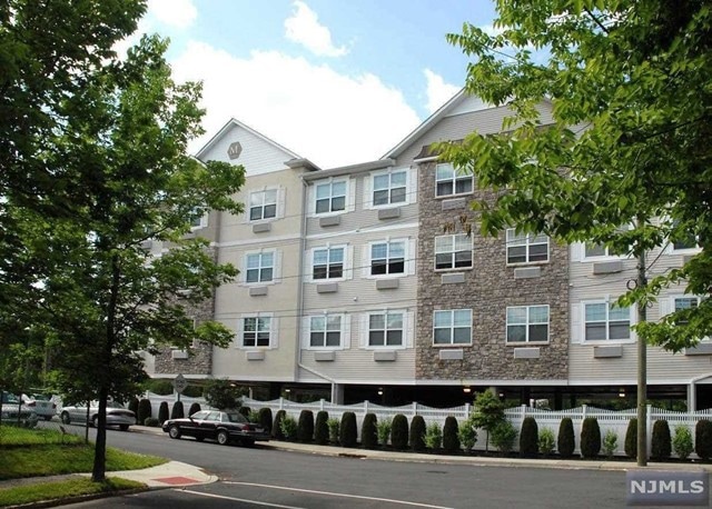 1 Parkway unit 204, Wallington, NJ 07057 - photo 1