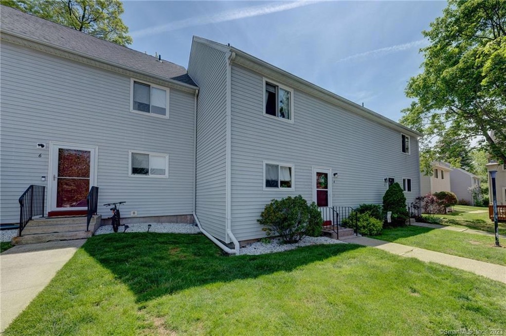 4 Pequot Ct unit 4, Cromwell, CT 06416 - photo 1